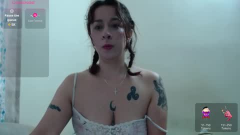 Snapshot of steel_girl chatting on 01-07-25, 10:41 Luna Fox online show from 01-07-25, 10:41