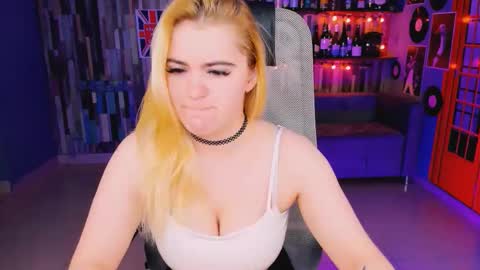 stef_nicks online show from 12-15-25, 05:12