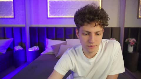 Esrefan online show from 04-09-26, 08:47