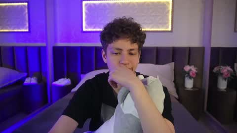 Esrefan online show from 04-16-26, 09:39