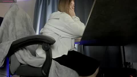 Snapshot of stefania_sweet3 chatting on 07-28-26, 11:17 Stefania online show from 07-28-26, 11:17