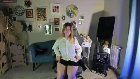 Snapshot of stefania_sweet3 chatting on 07-29-26, 05:05 Stefania online show from 07-29-26, 05:05