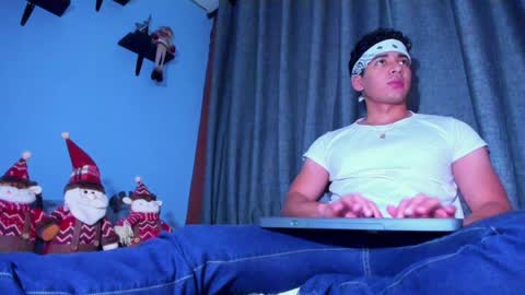 Snapshot of stefann_salvatore chatting on 01-01-25, 01:15 Stefann Salvatore online show from 01-01-25, 01:15