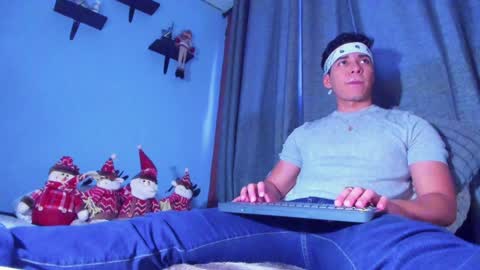 Snapshot of stefann_salvatore chatting on 01-02-25, 10:44 Stefann Salvatore online show from 01-02-25, 10:44