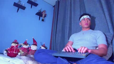Snapshot of stefann_salvatore chatting on 01-03-25, 01:48 Stefann Salvatore online show from 01-03-25, 01:48