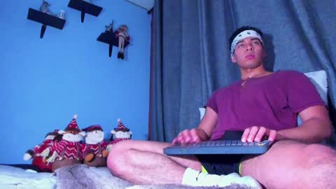 Snapshot of stefann_salvatore chatting on 01-05-25, 04:14 Stefann Salvatore online show from 01-05-25, 04:14