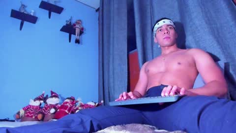 Snapshot of stefann_salvatore chatting on 01-09-25, 12:03 Stefann Salvatore online show from 01-09-25, 12:03