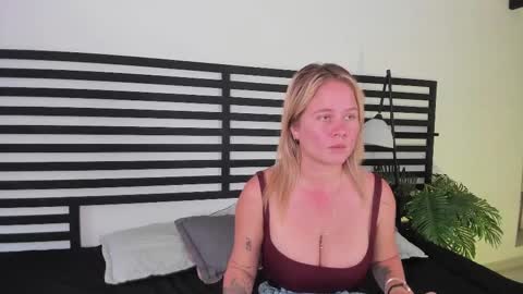 Stefanny   online show from 02-18-25, 03:32