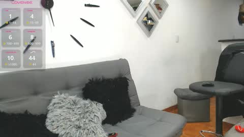 Snapshot of stefannym chatting on 10-17-25, 10:56 Stefy Milf online show from 10-17-25, 10:56