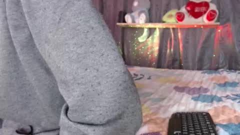 Snapshot of stefany_pablo1 chatting on 11-24-25, 12:38 stefany_pablo1 online show from 11-24-25, 12:38