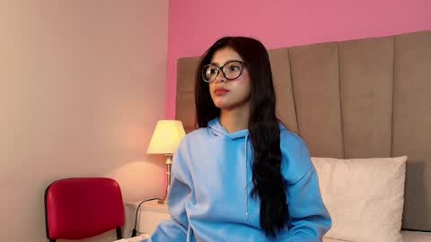 Snapshot of stefanybloom chatting on 05-21-26, 12:12 stefanybloom online show from 05-21-26, 12:12