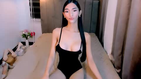 Snapshot of steffani_deluxe chatting on 02-28-26, 02:56 STEF online show from 02-28-26, 02:56