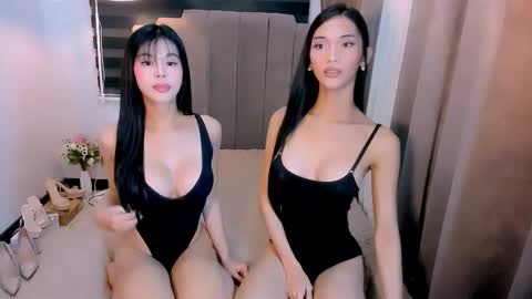 Snapshot of steffani_deluxe chatting on 03-20-26, 02:05 STEF online show from 03-20-26, 02:05
