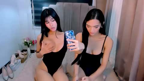 Snapshot of steffani_deluxe chatting on 03-21-26, 08:30 STEF online show from 03-21-26, 08:30