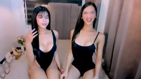 Snapshot of steffani_deluxe chatting on 03-23-26, 02:26 STEF online show from 03-23-26, 02:26