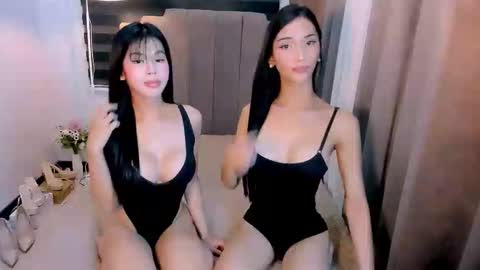 Snapshot of steffani_deluxe chatting on 03-26-26, 02:39 STEF online show from 03-26-26, 02:39