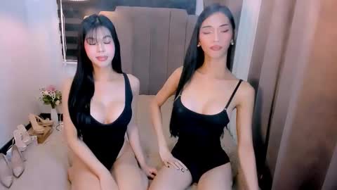 Snapshot of steffani_deluxe chatting on 03-27-26, 08:37 STEF online show from 03-27-26, 08:37