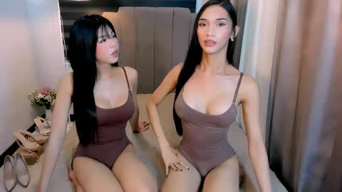 Snapshot of steffani_deluxe chatting on 04-18-26, 03:32 STEF online show from 04-18-26, 03:32