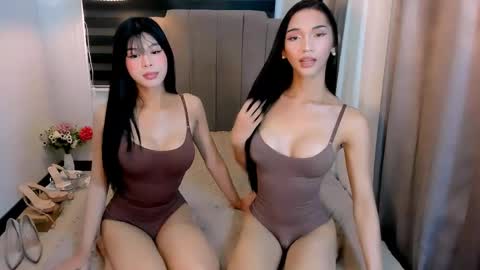 Snapshot of steffani_deluxe chatting on 04-21-26, 04:19 STEF online show from 04-21-26, 04:19