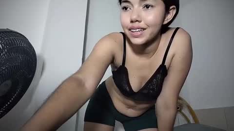 Snapshot of steffharris chatting on 02-05-25, 06:13 stefany online show from 02-05-25, 06:13