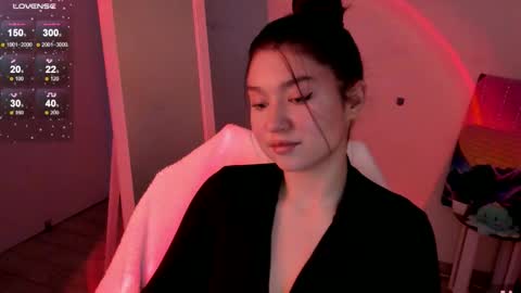 Snapshot of steffi_xo chatting on 01-11-26, 10:48 Steffi online show from 01-11-26, 10:48