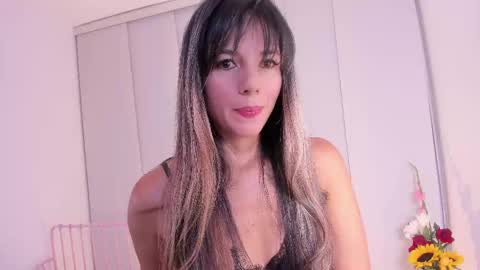 Snapshot of steffy_dan chatting on 03-08-25, 07:05 Steffy online show from 03-08-25, 07:05