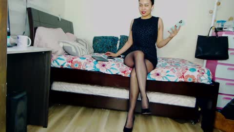 Zuly online show from 12-02-24, 03:47