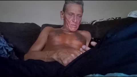 Snapshot of stefy1037 chatting on 05-18-26, 04:18 stefy1037 online show from 05-18-26, 04:18