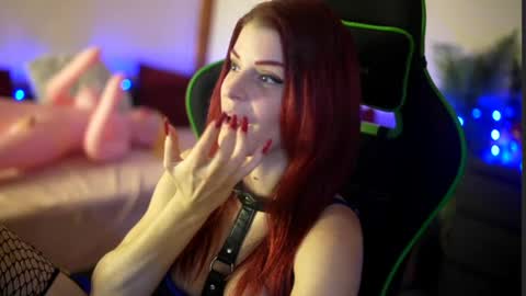 Snapshot of stella_shock chatting on 07-27-26, 04:36 Stella online show from 07-27-26, 04:36