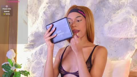 Snapshot of stellaciel_ chatting on 04-23-26, 04:09 S T E L L A online show from 04-23-26, 04:09