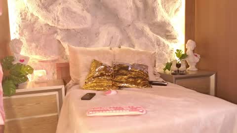 Snapshot of stellaciel_ chatting on 04-26-26, 04:54 S T E L L A online show from 04-26-26, 04:54