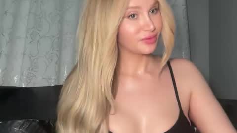 Stella Bella online show from 03-15-26, 04:51