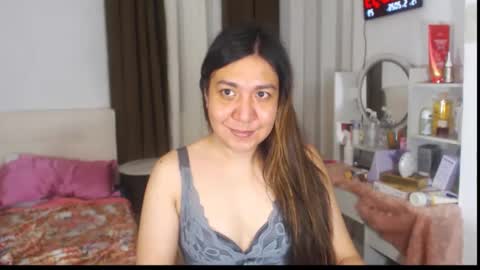 Snapshot of stellahugets chatting on 05-14-26, 09:10 Stella online show from 05-14-26, 09:10