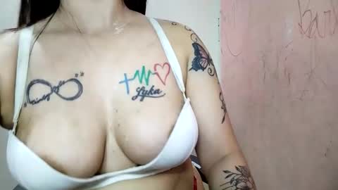 Snapshot of stellapearlx chatting on 06-11-26, 01:27 Stellapearlx online show from 06-11-26, 01:27