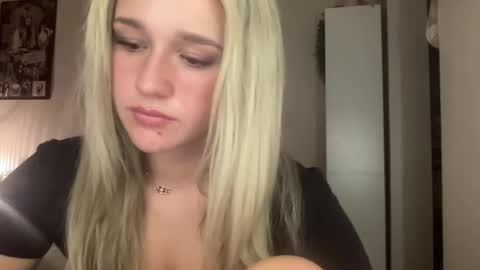 stellaraexox online show from 02-01-25, 01:02