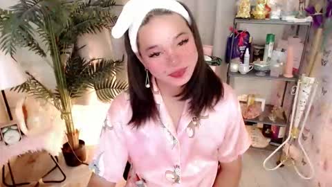 Snapshot of stellaxtemptationx chatting on 05-05-26, 03:09 Stella sweet online show from 05-05-26, 03:09