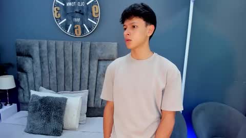 Stephane Rouss online show from 10-28-25, 09:06