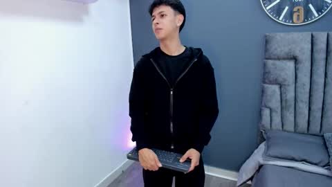 Stephane Rouss online show from 11-30-25, 08:46