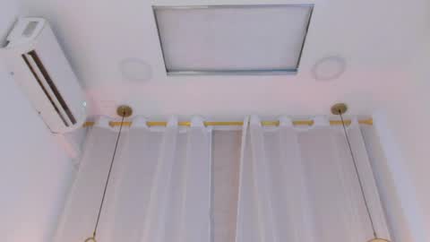Snapshot of stephania_aguirre_ chatting on 06-01-26, 12:07 Stephania online show from 06-01-26, 12:07