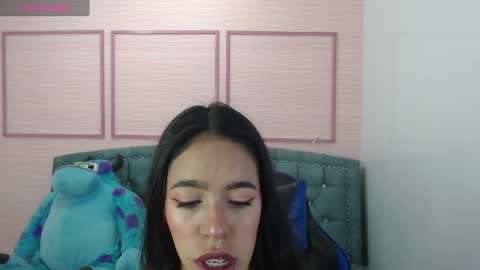 Stephania online show from 02-04-25, 10:32