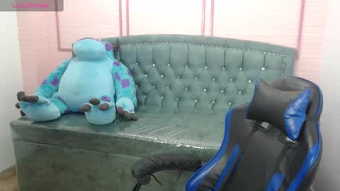 Stephania online show from 02-13-25, 10:23