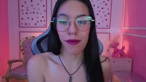 Stephania online show from 10-08-25, 12:36