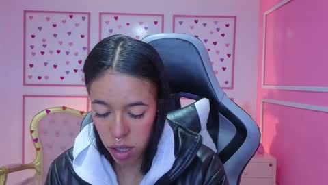 Stephania online show from 10-15-25, 11:43