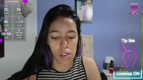 Snapshot of stephania_t chatting on 06-27-26, 01:28 Stephania online show from 06-27-26, 01:28