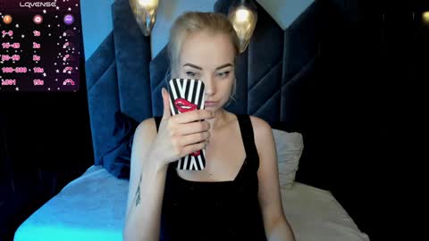 Snapshot of stephanie_sea chatting on 01-26-25, 01:47 Stephanie Sea online show from 01-26-25, 01:47