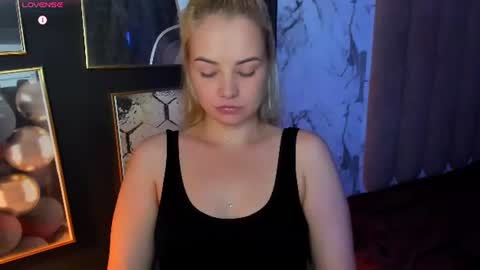 Snapshot of stephanie_sea chatting on 07-26-26, 06:37 Stephanie Sea online show from 07-26-26, 06:37