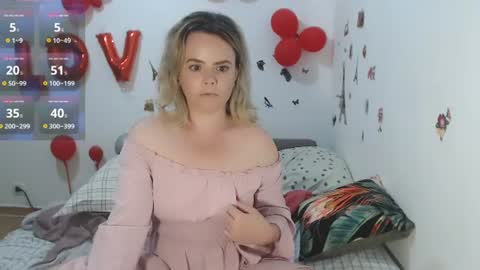 Snapshot of stephaniewild chatting on 06-17-26, 09:45 Stephanie online show from 06-17-26, 09:45