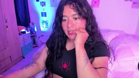 Stephanie  online show from 12-24-24, 06:33