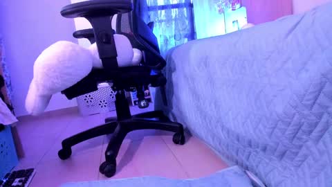 Stephanie  online show from 02-26-25, 09:27