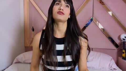 Snapshot of stephany_grand chatting on 11-01-25, 05:48 stephany_grand online show from 11-01-25, 05:48